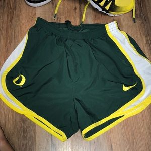 Oregon Nike dry fit shorts size small 🐥🐥